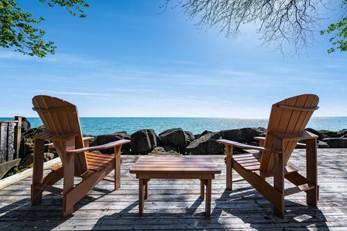 Sunroom Shores Lake House 3 BDRM Retreat