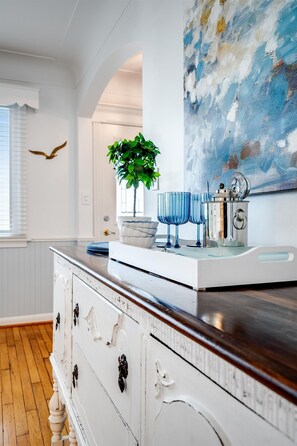 Interior - Sunroom Shores Lake House 3 BDRM Retreat (Leamington)