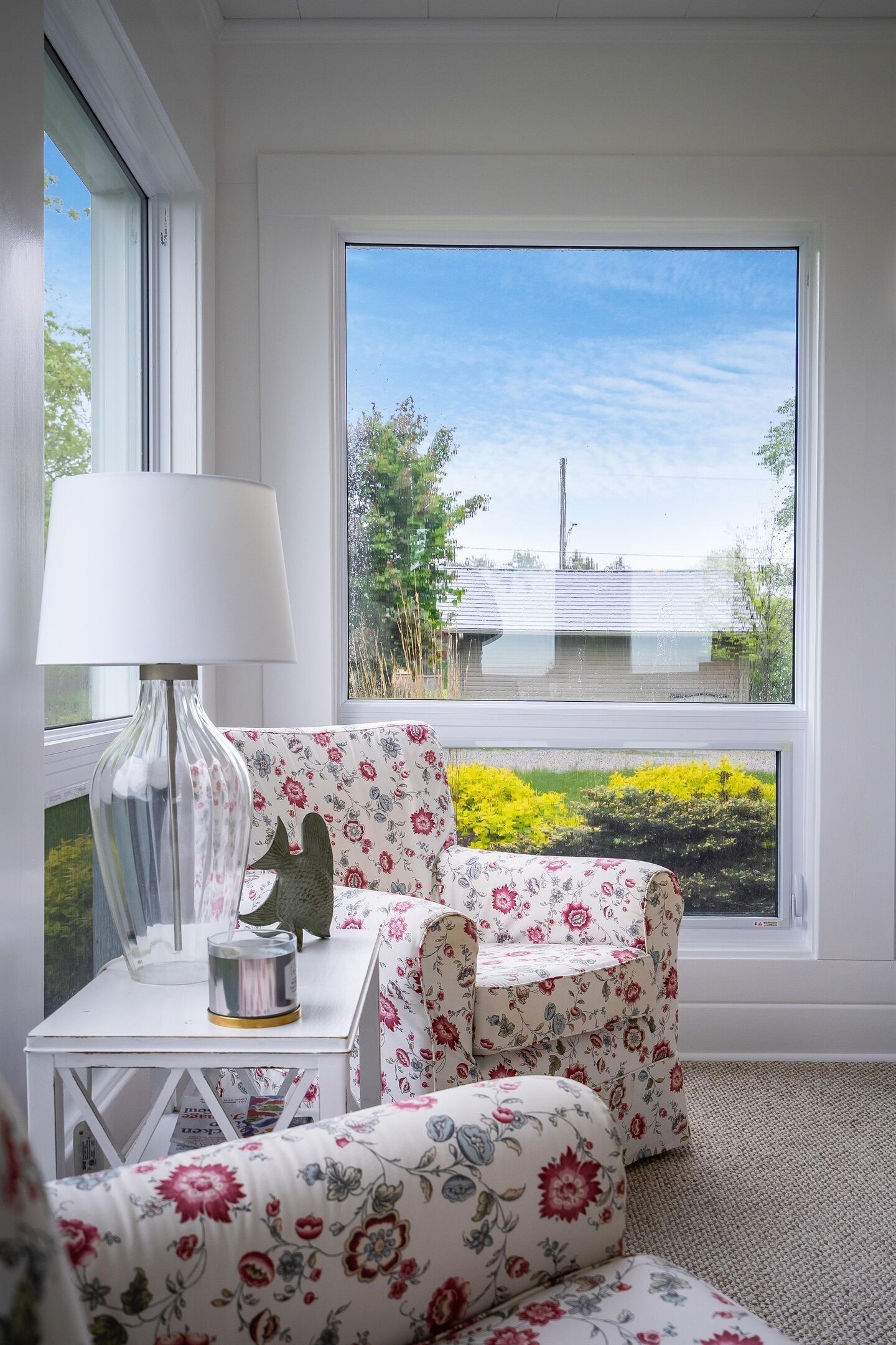 Una Smart TV, una chimenea