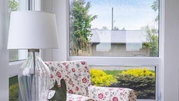 Una Smart TV, una chimenea