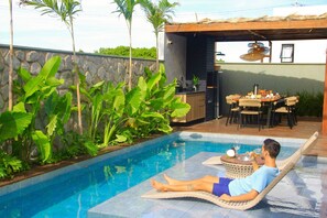 Casa Deluxe, 4 dormitoris, vistes a la piscina | Servei de restauració a l'aire lliure