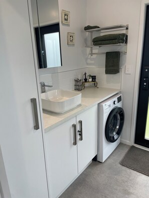 Dusche, Handtücher, Toilettenpapier