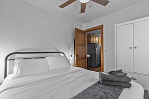 2 bedrooms, iron/ironing board, travel cot, WiFi