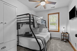 2 bedrooms, iron/ironing board, travel cot, WiFi