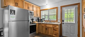 Lakefront! Private Dock! Kayaks&Paddleboards!