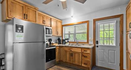 Lakefront! Private Dock! Kayaks&Paddleboards!