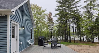 NEW 2-bedroom Oceanfront house with WiFi, AC, 15 min from Schoodic Peninsula!