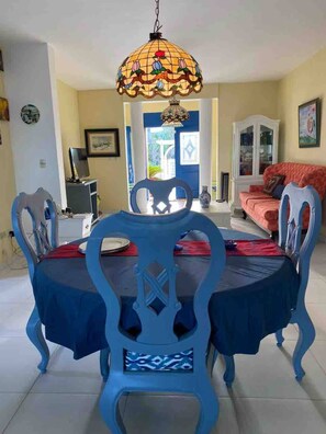 Interior - Puerta al Mar (Cabrera)