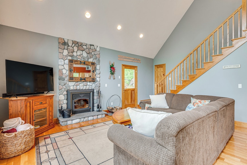 Ski, Hike & Fish: Chalet W/ Hot Tub In Conway - North Conway, NH