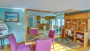 Dining - 13 Mi to Acadia: Artistic Retreat in Nature (Trenton)