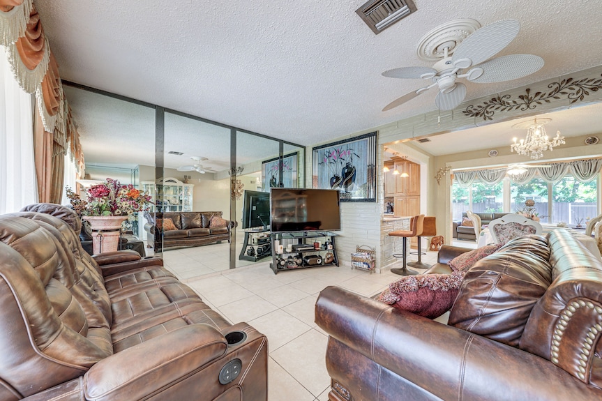 < 4 Mi To Hard Rock Stadium: Miramar Home W/ Bbq! - Miramar, FL