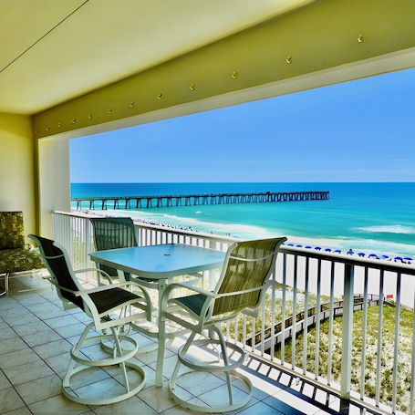 Restaurante al aire libre. Sum Beaches Paradise Gulf Front Condo End Unit 612 at Navarre Beach Regency