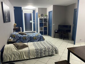 1 Schlafzimmer, Bügeleisen/Bügelbrett, Reisekinderbett, kostenloses WLAN