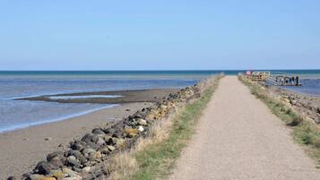 Hus | Utsikt mot vann