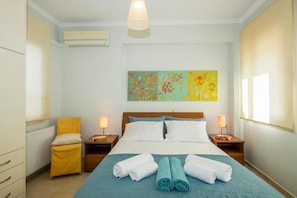 3 habitaciones, tabla de planchar con plancha, wifi y ropa de cama 