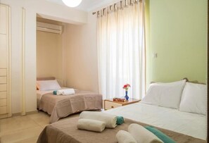 3 chambres, fer et planche à repasser, Wi-Fi, draps fournis