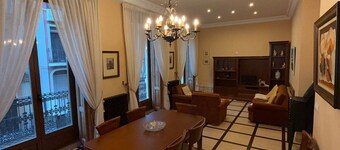 Family apartment in the city center, enjoy activities and natural surroundings.