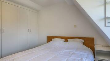 Căn hộ | 1 phòng ngủ, trang bị nội thất với thiết kế riêng biệt