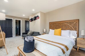3 habitaciones, tabla de planchar con plancha, wifi y ropa de cama 