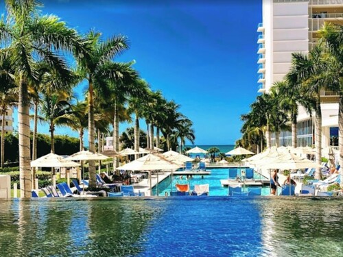 Marriott’s Crystal Shores, Marco Island, 3 bed, 3 bath-poolside-sleeps 10!