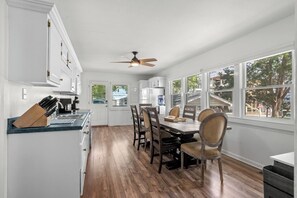 Dining - Ocean Escape, 4 Min to Beach and Pavilion with Grill! (Myrtle Beach)