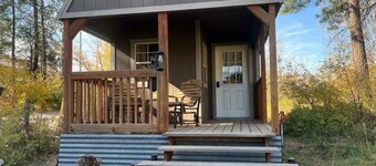 Cozy cabin in charming Kalispell near Glacier Park