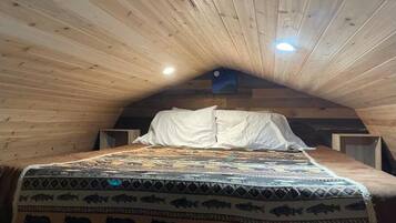 1 bedroom, bed sheets