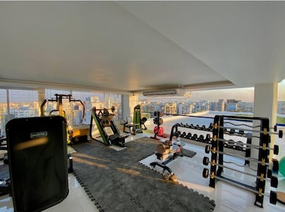 600sqft 2 Luxury Studio with Gym & Pool