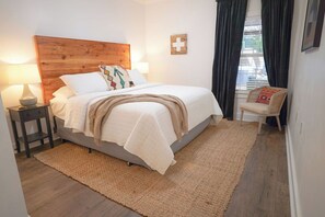 3 bedrooms, desk, iron/ironing board, travel cot