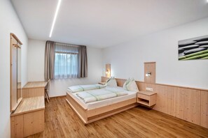 1 室のベッドルーム、WiFi (無料)、ベッドシーツ