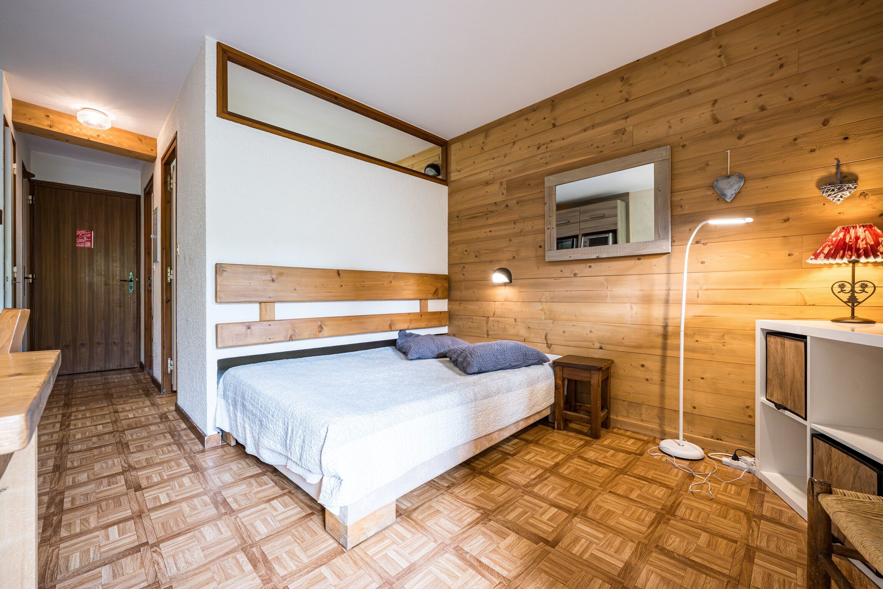 Iron/ironing board, free WiFi