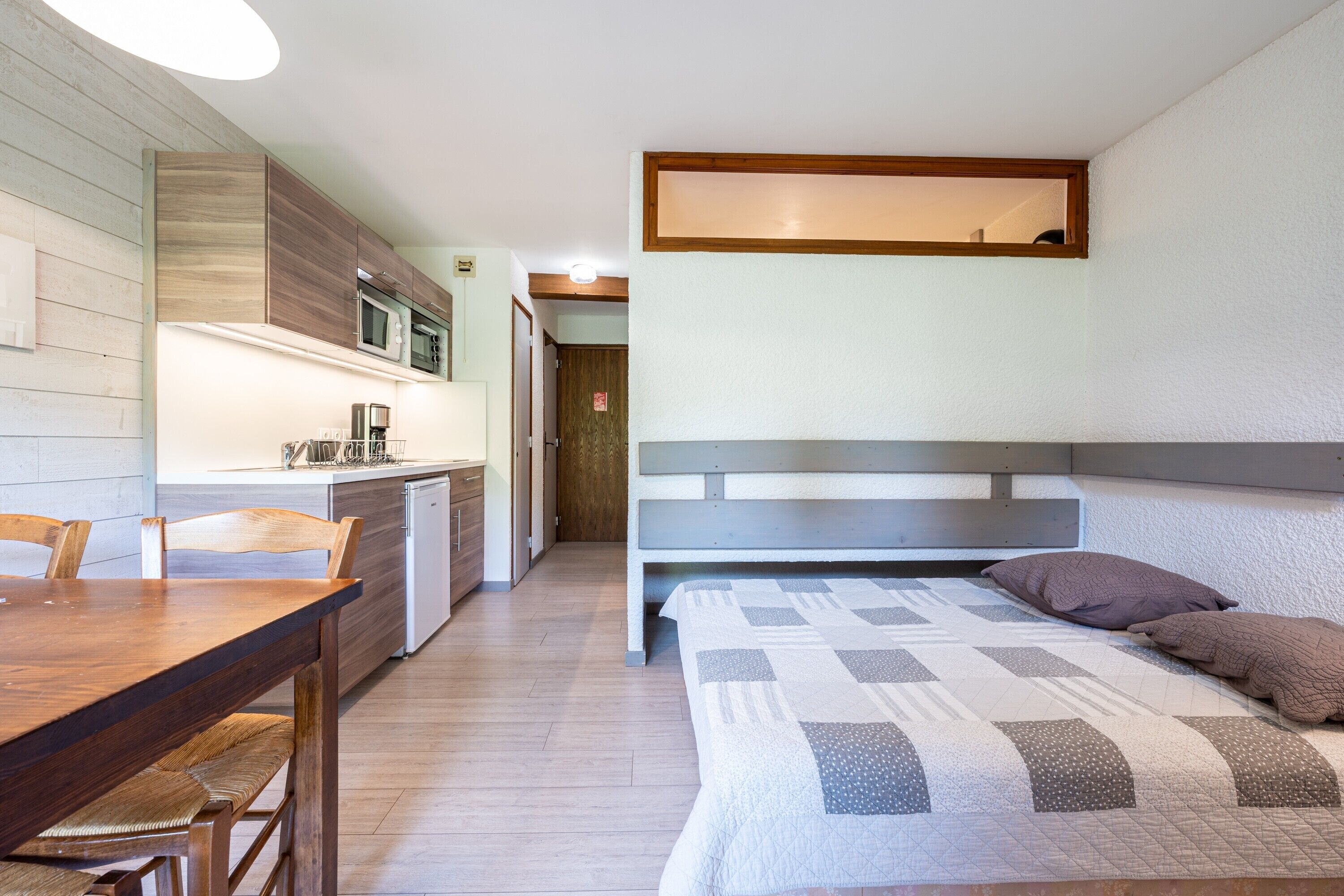 Iron/ironing board, free WiFi