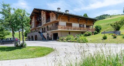 Studio Apartment '9 - La Palettaz' with Mountain View, Shared Garden and Wi-Fi