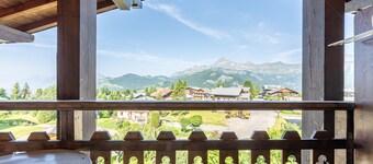 Studio Apartment '18 - Le Chamois' with Mountain View, Balcony and Wi-Fi