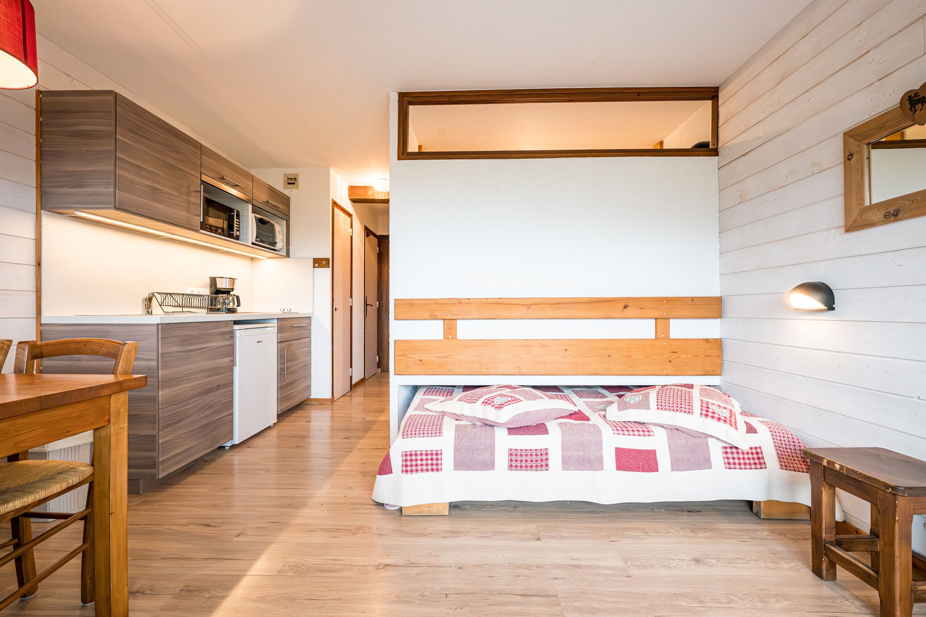 Fer et planche à repasser, Wi-Fi gratuit, draps fournis