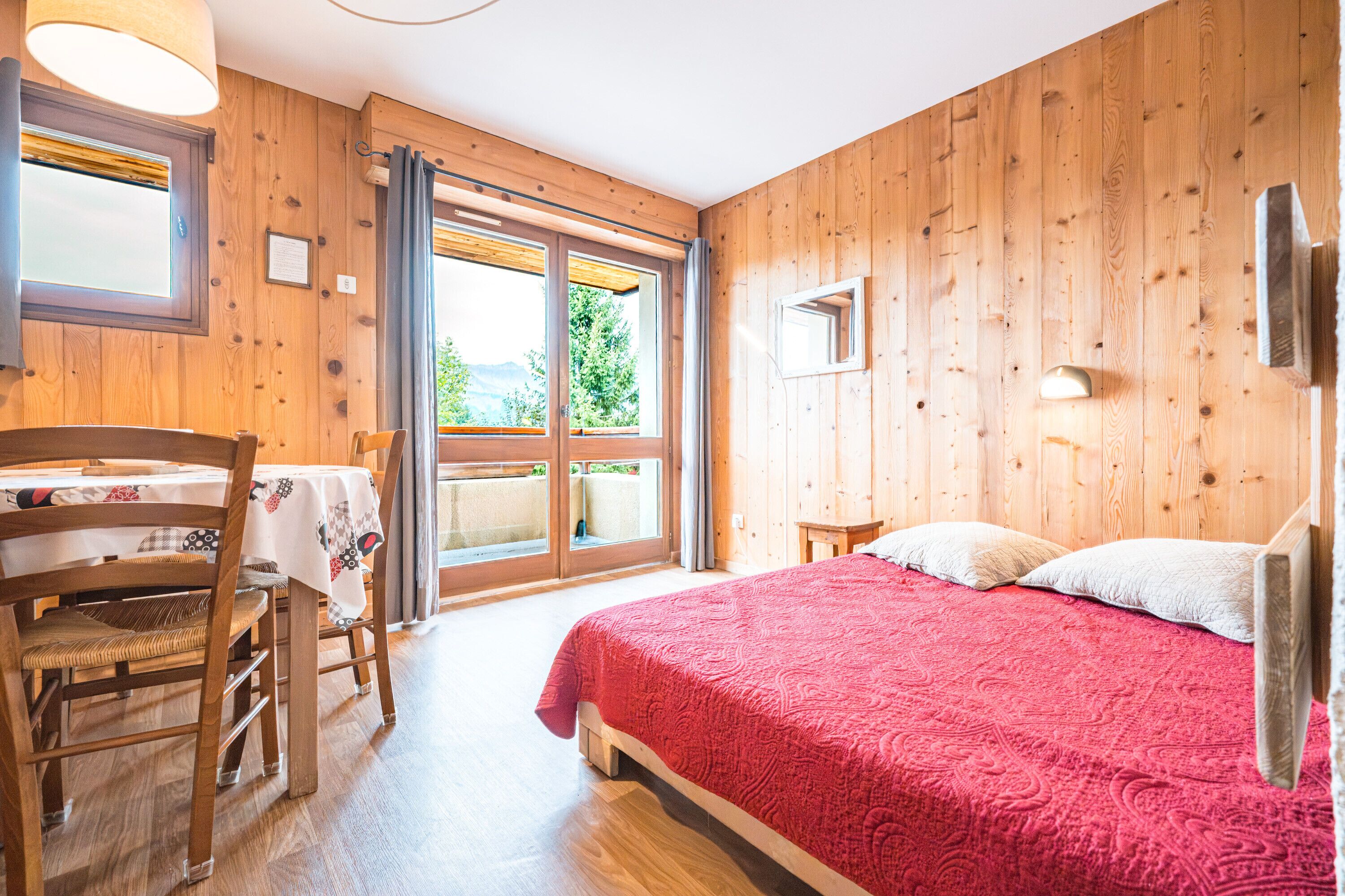 Bügeleisen/Bügelbrett, kostenloses WLAN, Bettwäsche