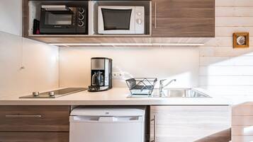 Micro-ondas, fogão, cooktop, cafeteira/chaleira