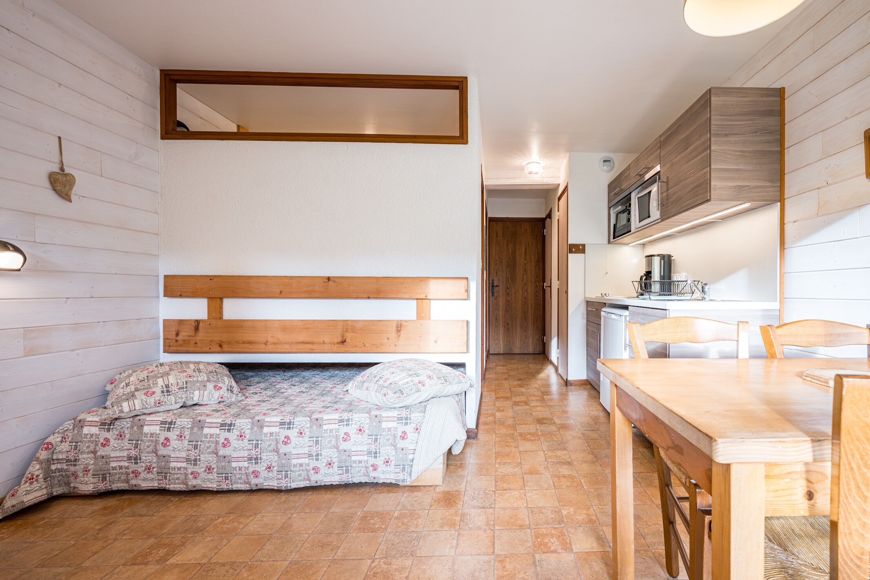 Iron/ironing board, free WiFi