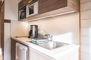 Microwave, oven, stovetop, coffee/tea maker