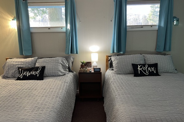 Paradise Studio with two queens on lake superior