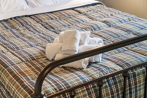 4 habitaciones, cuna de viaje, wifi gratis y ropa de cama