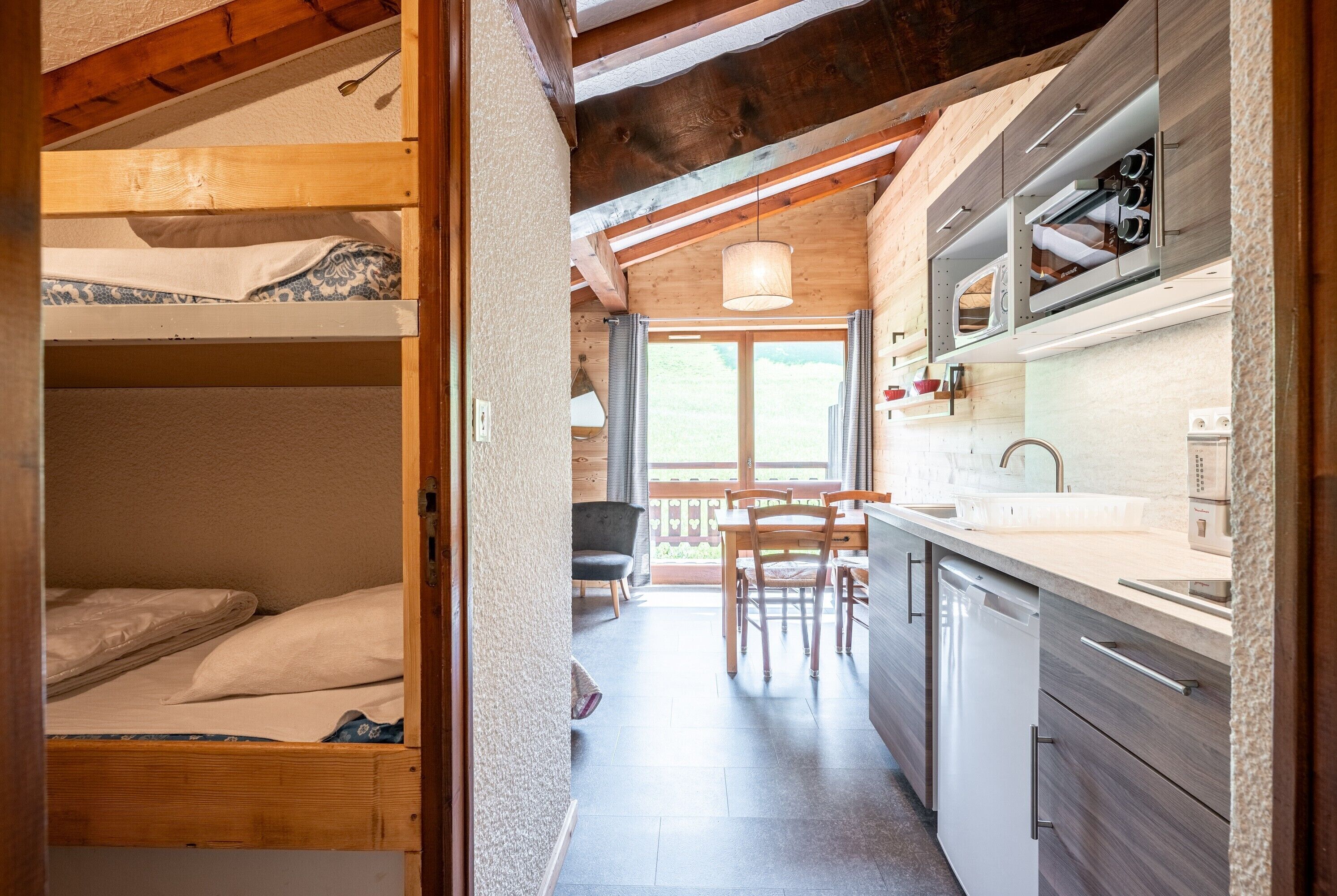 Bügeleisen/Bügelbrett, kostenloses WLAN