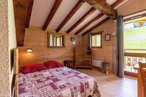 Silitysrauta/-lauta, ilmainen Wi-Fi, vuodevaatteet