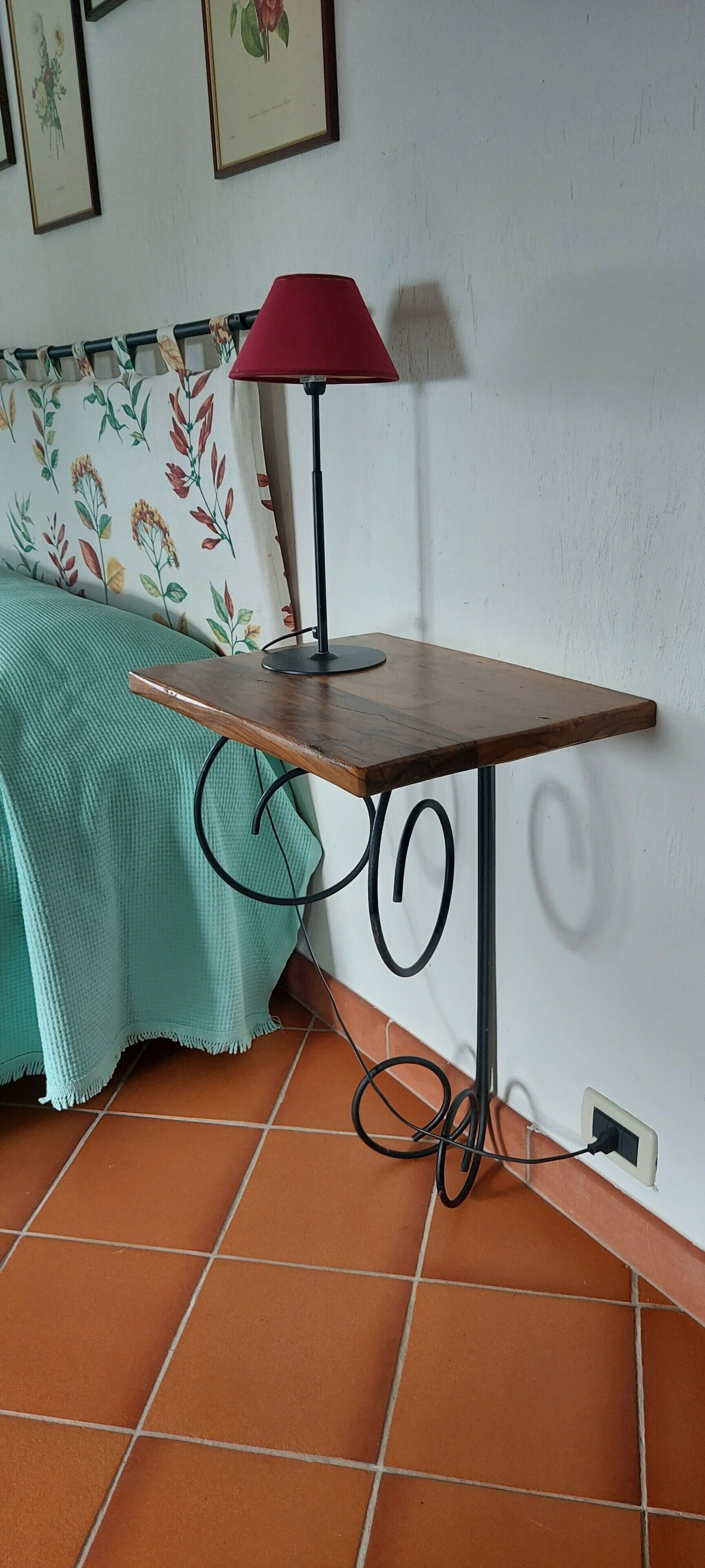 2 bedrooms, iron/ironing board, bed sheets