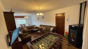 Télévision, cheminée