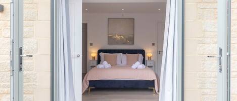 5 室のベッドルーム、アイロン / アイロン台、旅行用ベビーベッド、WiFi (無料)