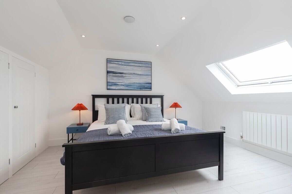 5 bedrooms, iron/ironing board, travel crib, WiFi (free)