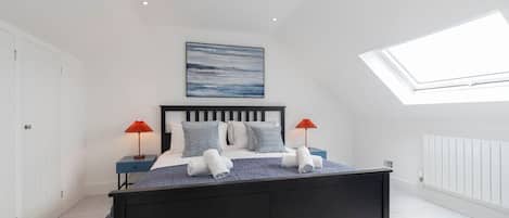 5 bedrooms, iron/ironing board, travel crib, WiFi (free)
