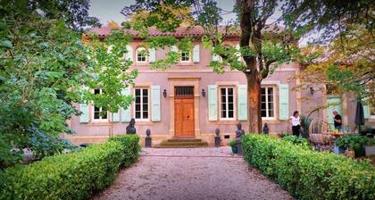 Bastide Armande – Historic Charm with Pool and Air Conditioning in the Heart of the Tarn