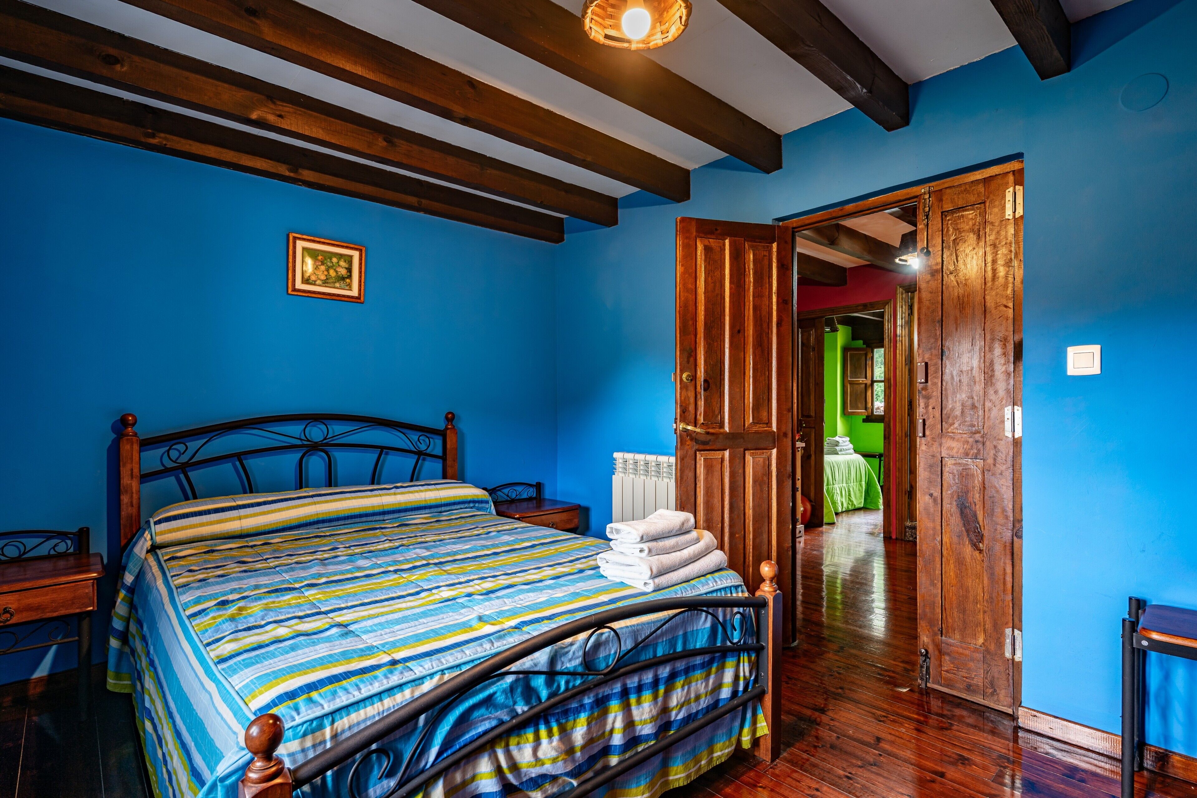 3 chambres, fer et planche à repasser, accès au Wi-Fi (inclus)